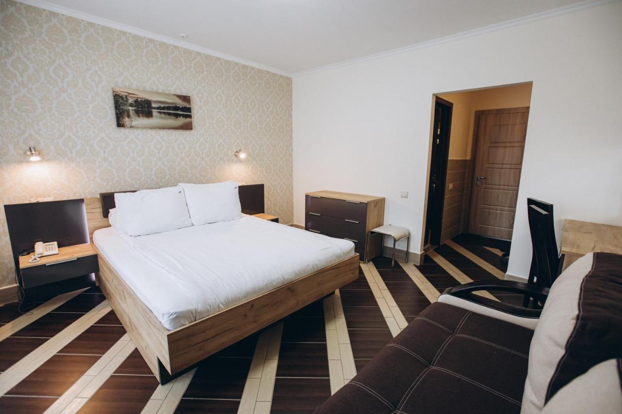 Hotel Adrenalin Dragobrat Buitenkant foto